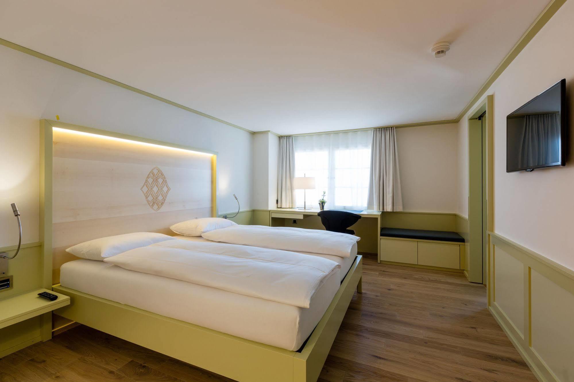 Hotel Krone 스파이처 외부 사진